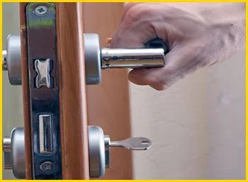 Metro Locksmith Services Montebello, CA 323-741-3398 - 7-lock-installation